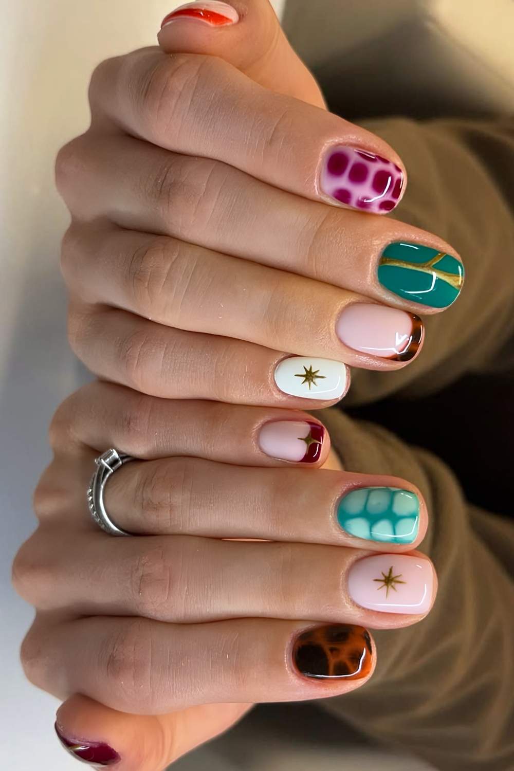 Mixed Patterns Tortoiseshell Checkerboard French Tips Mixed Patterns Tortoiseshell Checkerboard French Tips — Short Nail Designs