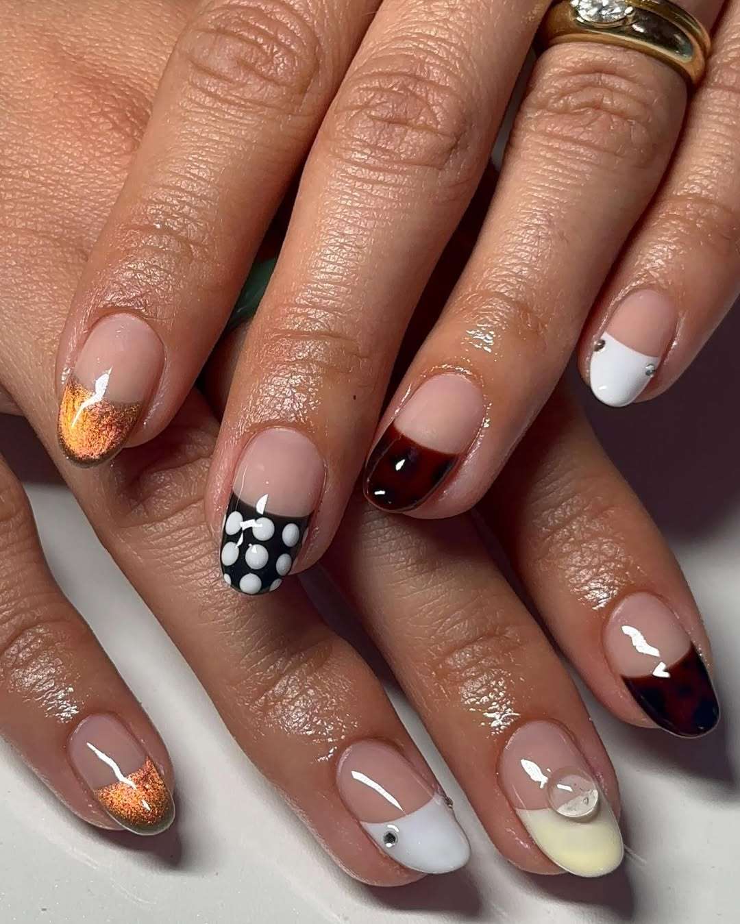 Nude Base With White And Glitter Tips Visual Idea Nude Base With White And Glitter Tips Visual Idea — Winter French Tip Nails