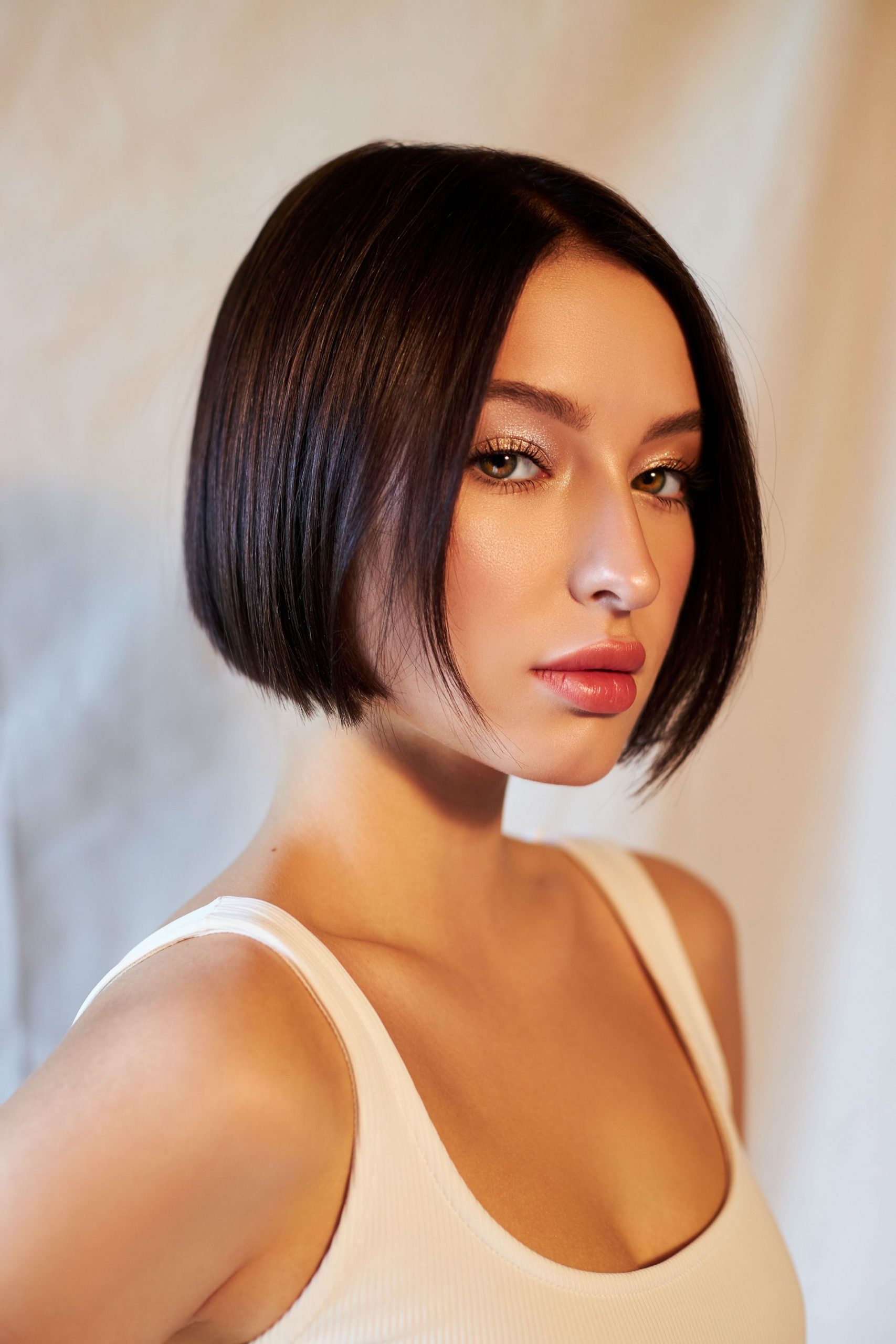 Front View Polished Dark Brown Bob Front View Polished Dark Brown Bob — Winter Bob Haircuts