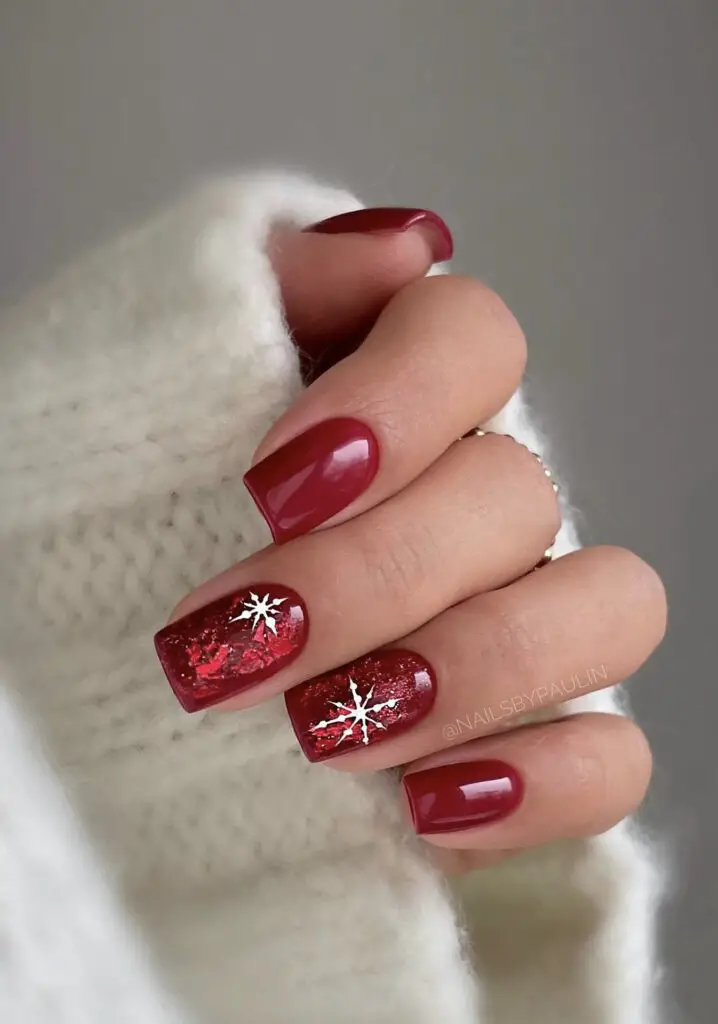 Deep Red Snowflake Glitter Square Nails Deep Red Snowflake Glitter Square Nails — Winter Acrylic Nails