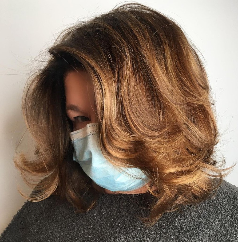 Layered Dark Brown Bob With Honey Highlights Layered Dark Brown Bob With Honey Highlights — Winter Haircuts for Plus Size Women