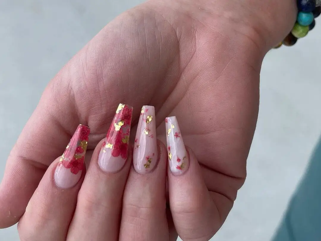 Embedded Dried Flowers Gold Flakes Coffin Nails Embedded Dried Flowers Gold Flakes Coffin Nails — Coffin Nail Designs