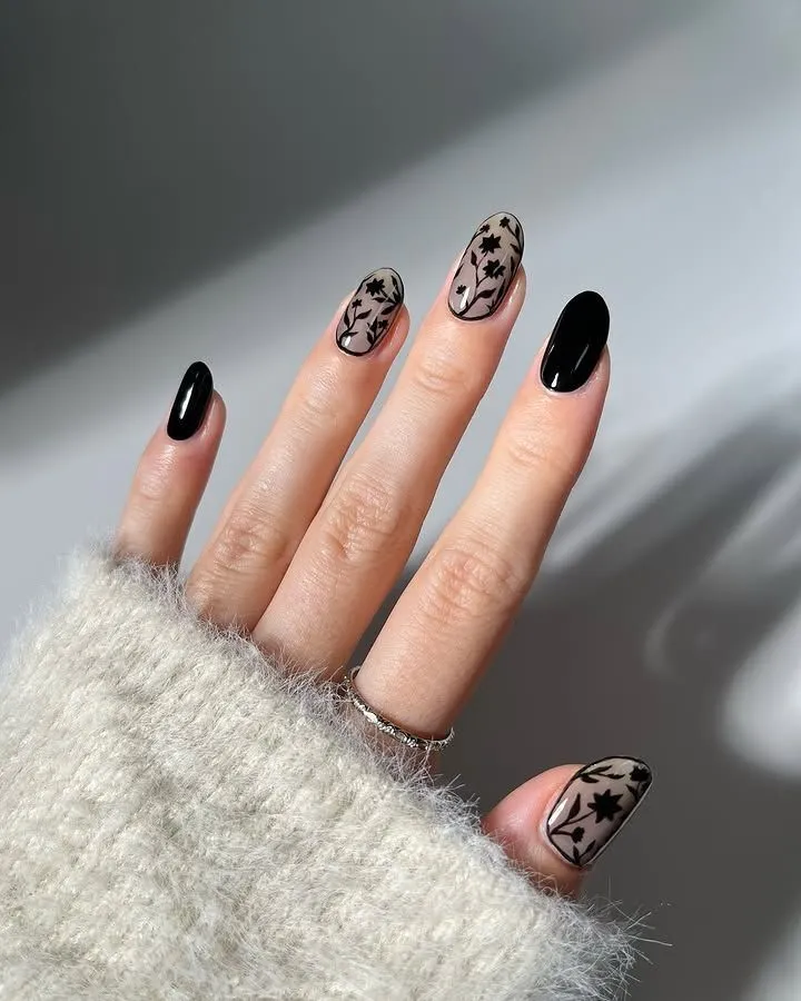 Glossy Black Floral Lace Oval Nails Glossy Black Floral Lace Oval Nails — Winter Black Nails
