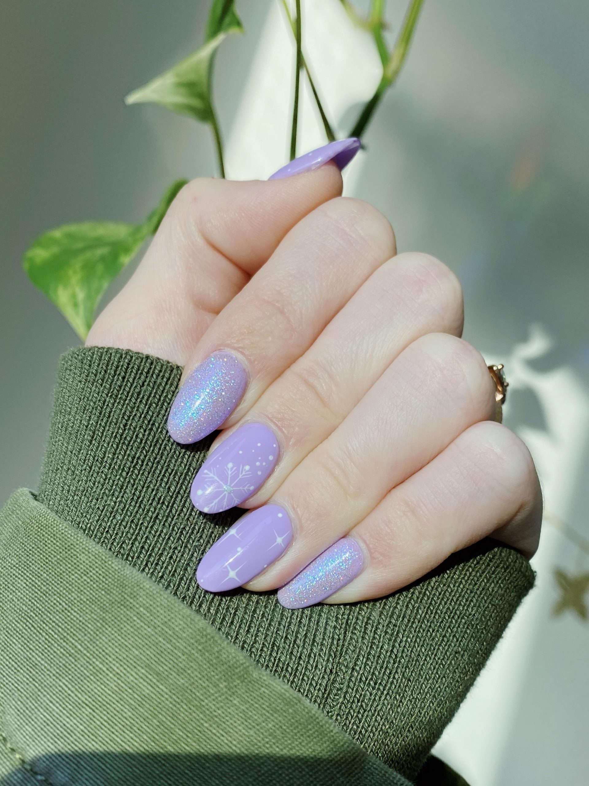 Pastel Lavender with Snowflakes and Glitter Pastel Lavender with Snowflakes and Glitter — Pastel Winter Nails