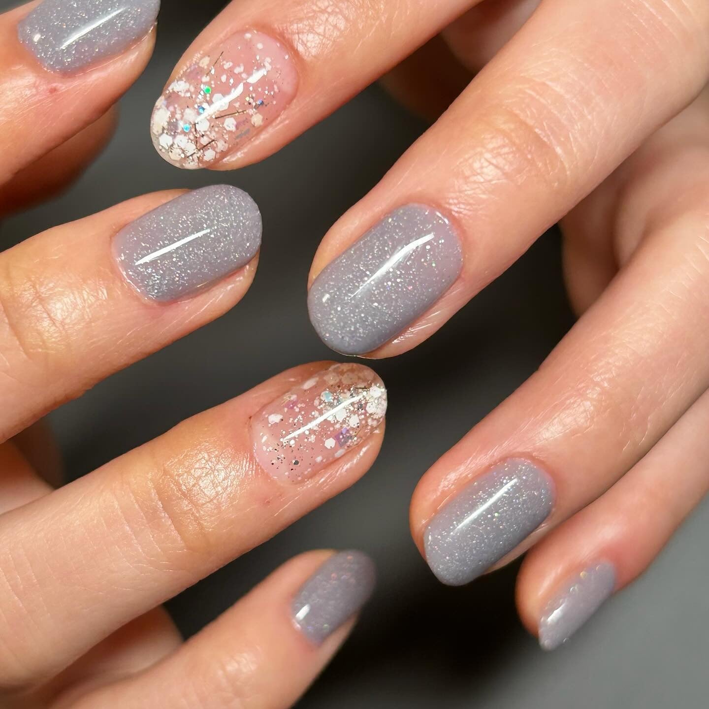 Light Grey Floral Winter Oval — Winter Dip Powder Nails
