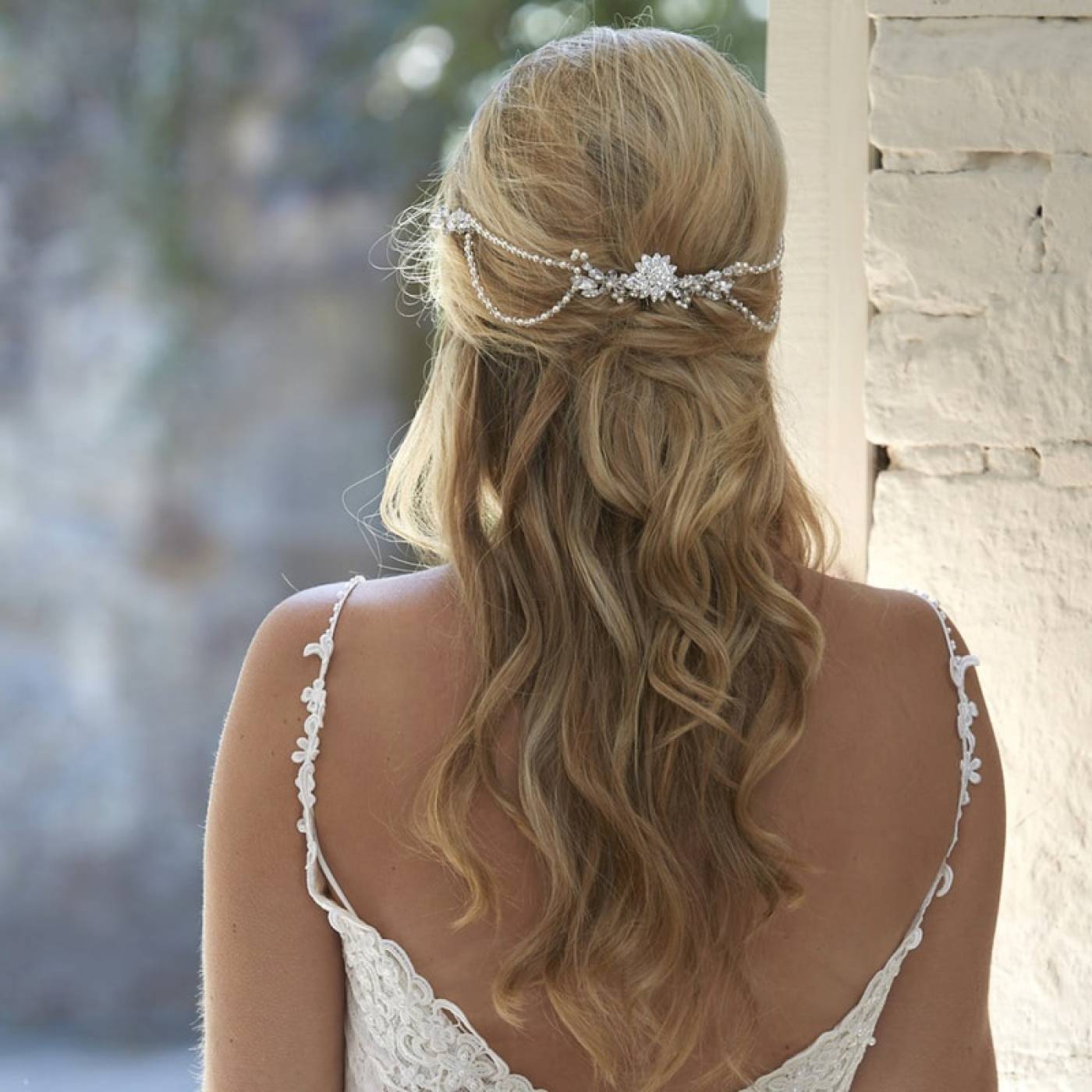 Collarbone Blonde Bridal Headpiece Collarbone Blonde Bridal Headpiece — Winter Half Up Half Down Hairstyles