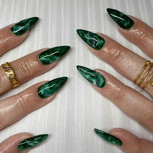 Long Stiletto Emerald and White Marbling Long Stiletto Emerald and White Marbling — Emerald Green Nails
