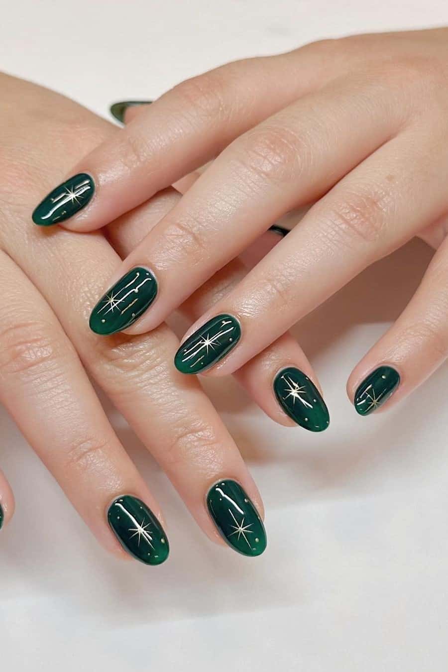 Deep Emerald Green Gold Starburst Oval Nails Deep Emerald Green Gold Starburst Oval Nails — Green Nail Designs