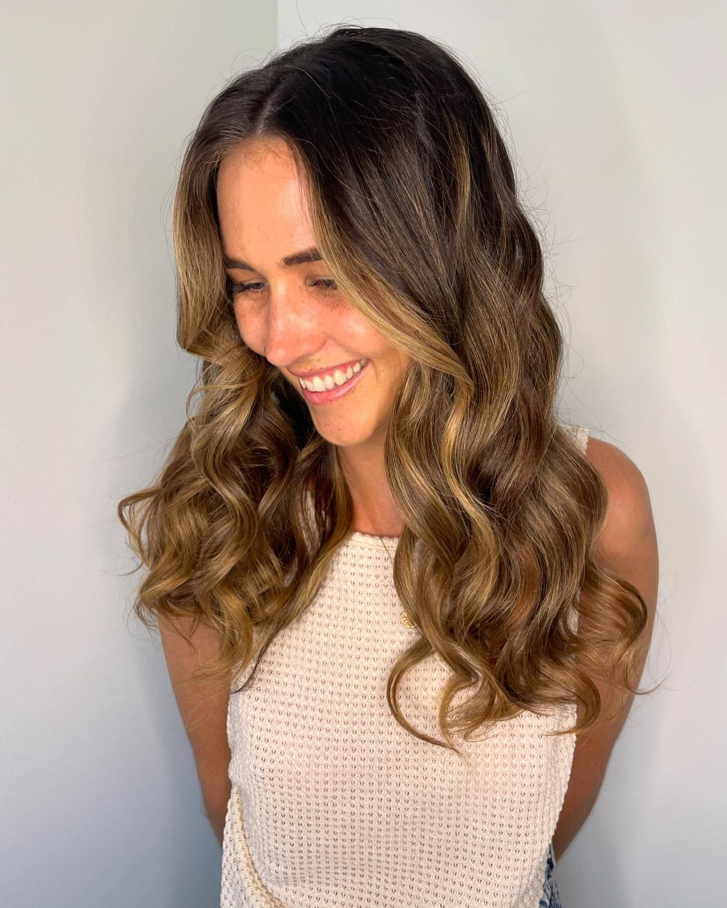 Dark Brown Waves With Honey Highlights Dark Brown Waves With Honey Highlights — Winter Hairstyles