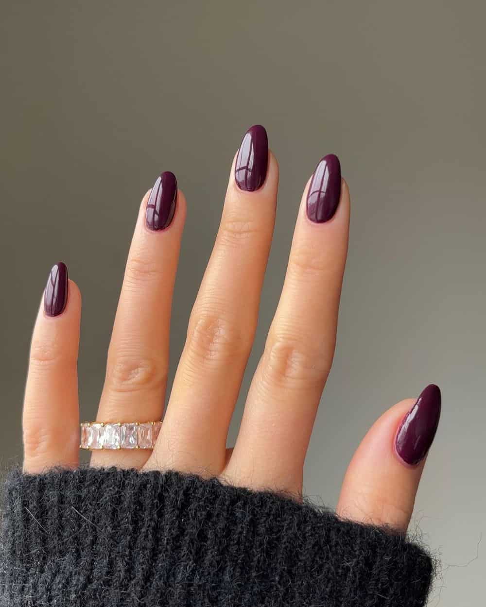Deep Plum Cool Undertone Glossy Ovals Deep Plum Cool Undertone Glossy Ovals — Winter Purple Nails