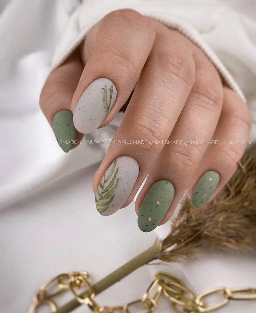 Sage Leaf Design Speckled Green Nails Sage Leaf Design Speckled Green Nails — Winter Green Nails