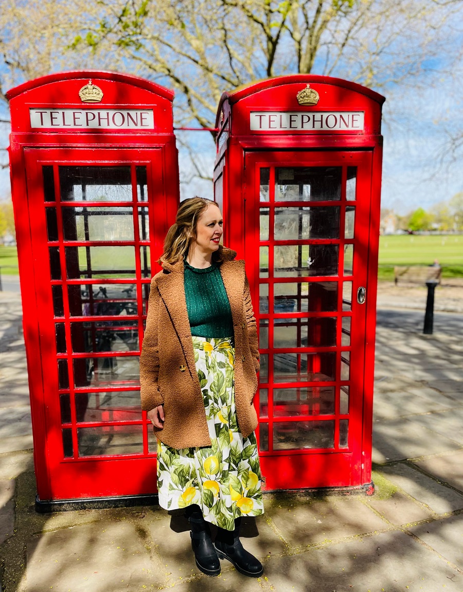 Brown Teddy Coat with Green Top and Lemon Print Skirt Brown Teddy Coat with Green Top and Lemon Print Skirt — Teddy Coat Outfits