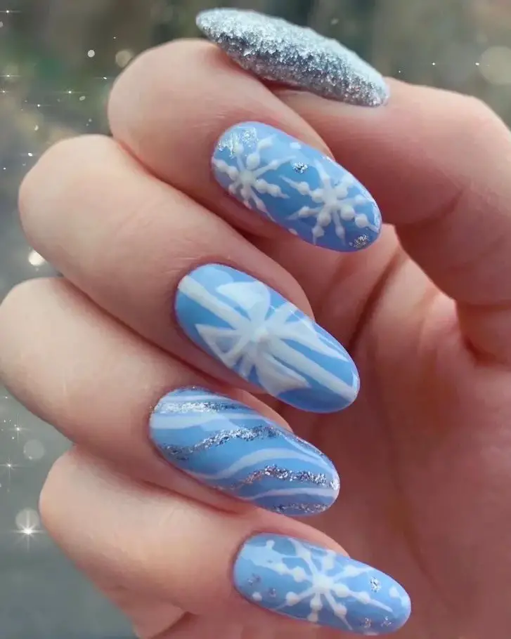 Light Blue Snowflake Tree Glitter Nails — Winter Gel Nails