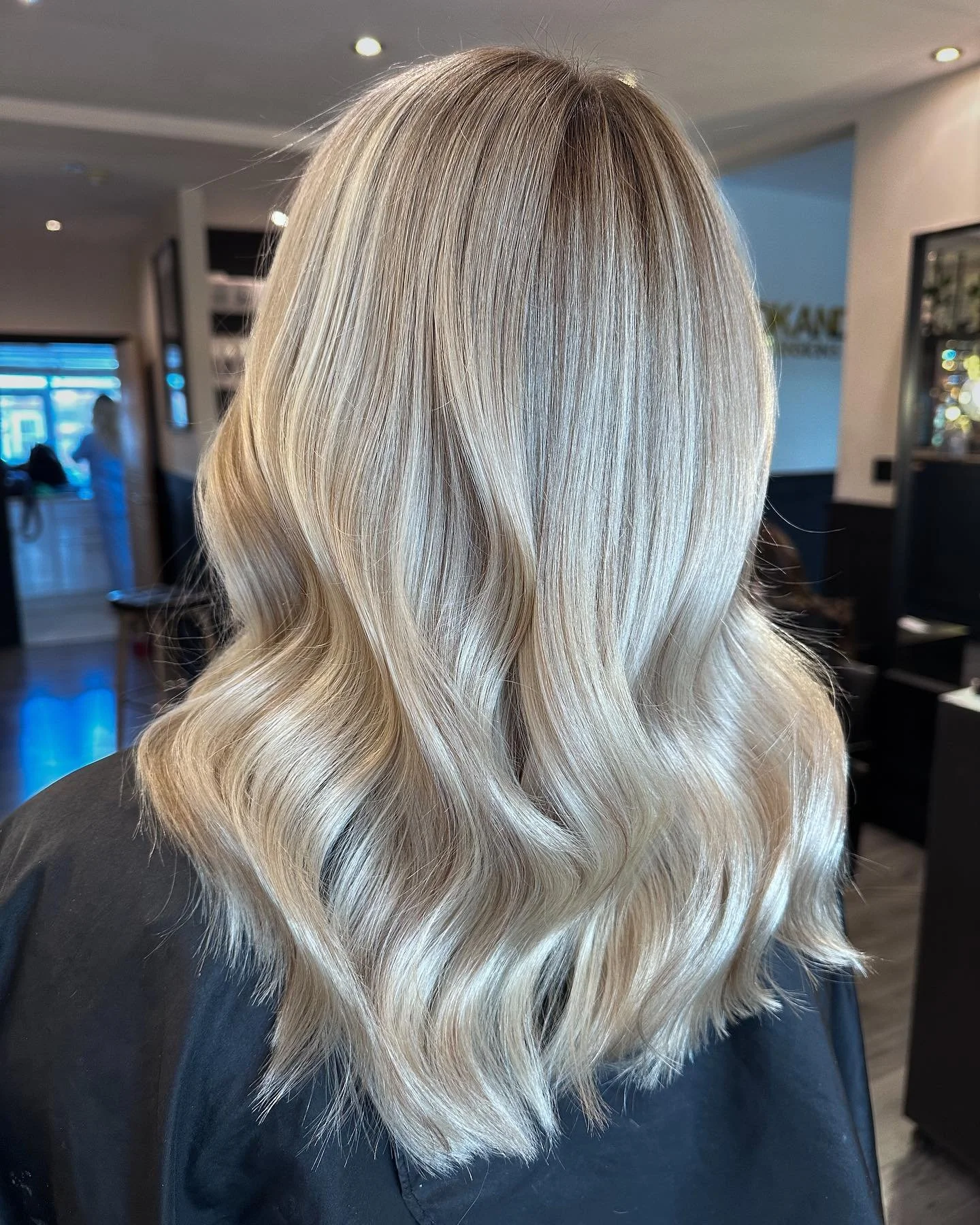 Ash Blonde With Platinum Highlights Collarbone Ash Blonde With Platinum Highlights Collarbone — Winter Hair Colors for Blondes
