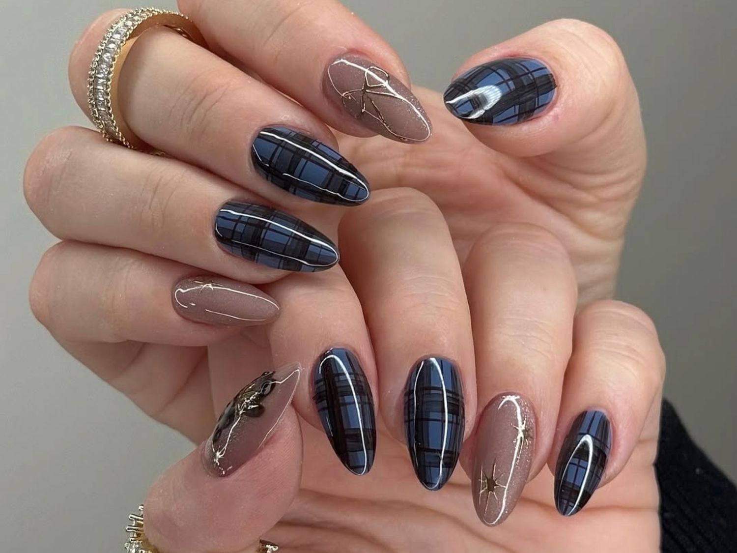 Deep Blue Grey Plaid with Shimmer Stars Deep Blue Grey Plaid with Shimmer Stars — Medium Length Winter Nails