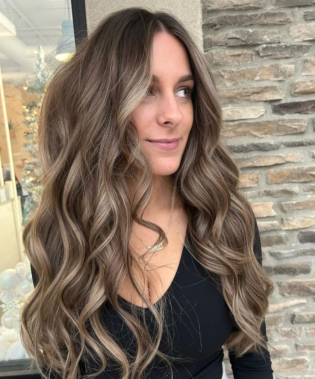 Mid-Back Dark Brown With Rich Warm Blonde Mid-Back Dark Brown With Rich Warm Blonde — Reverse Balayage