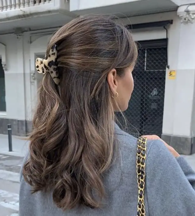 Collarbone Natural Ash Brown With Subtle Highlights Collarbone Natural Ash Brown With Subtle Highlights — Ash Brown Hair