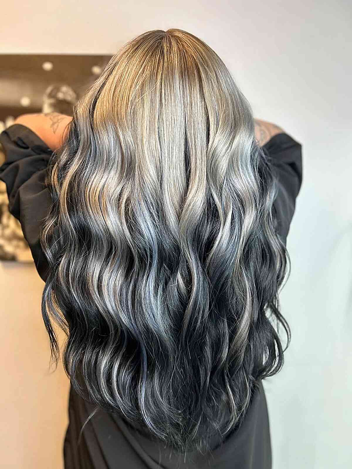 Ombré Blonde to Black Hair with Long Sleeves Ombré Blonde to Black Hair with Long Sleeves — Blonde Hair Colour