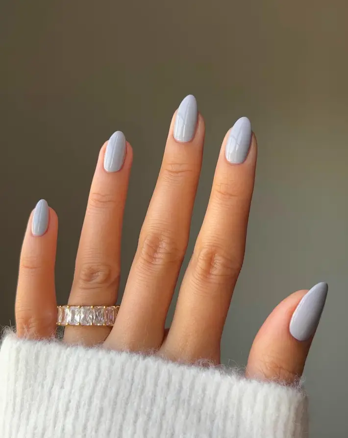 Minimalist Grey Line Art Oval Nails Minimalist Grey Line Art Oval Nails — Winter Gray Nails