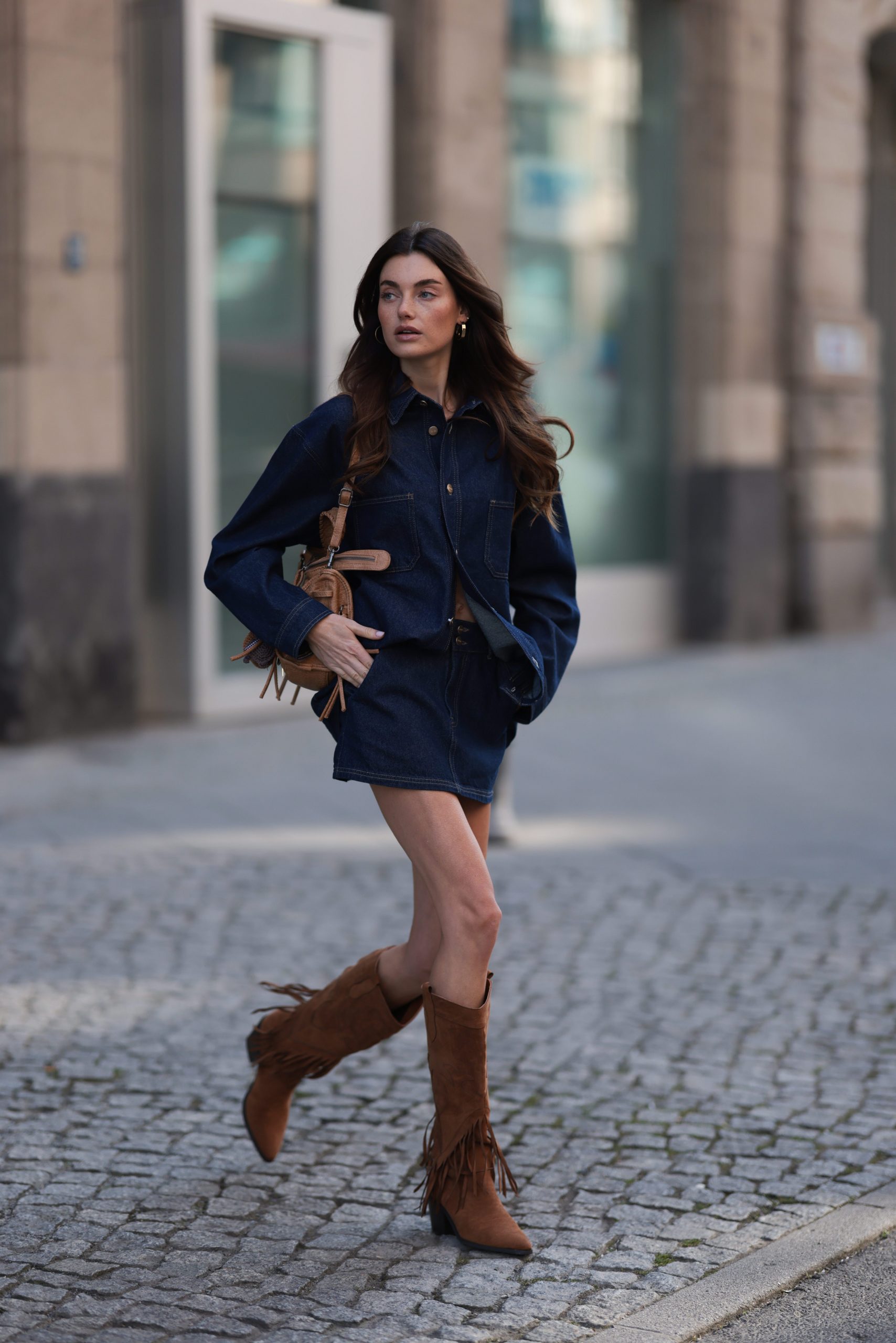 Brown Suede Fringe Boots Outfit Idea Brown Suede Fringe Boots Outfit Idea — Brown Boots Outfits