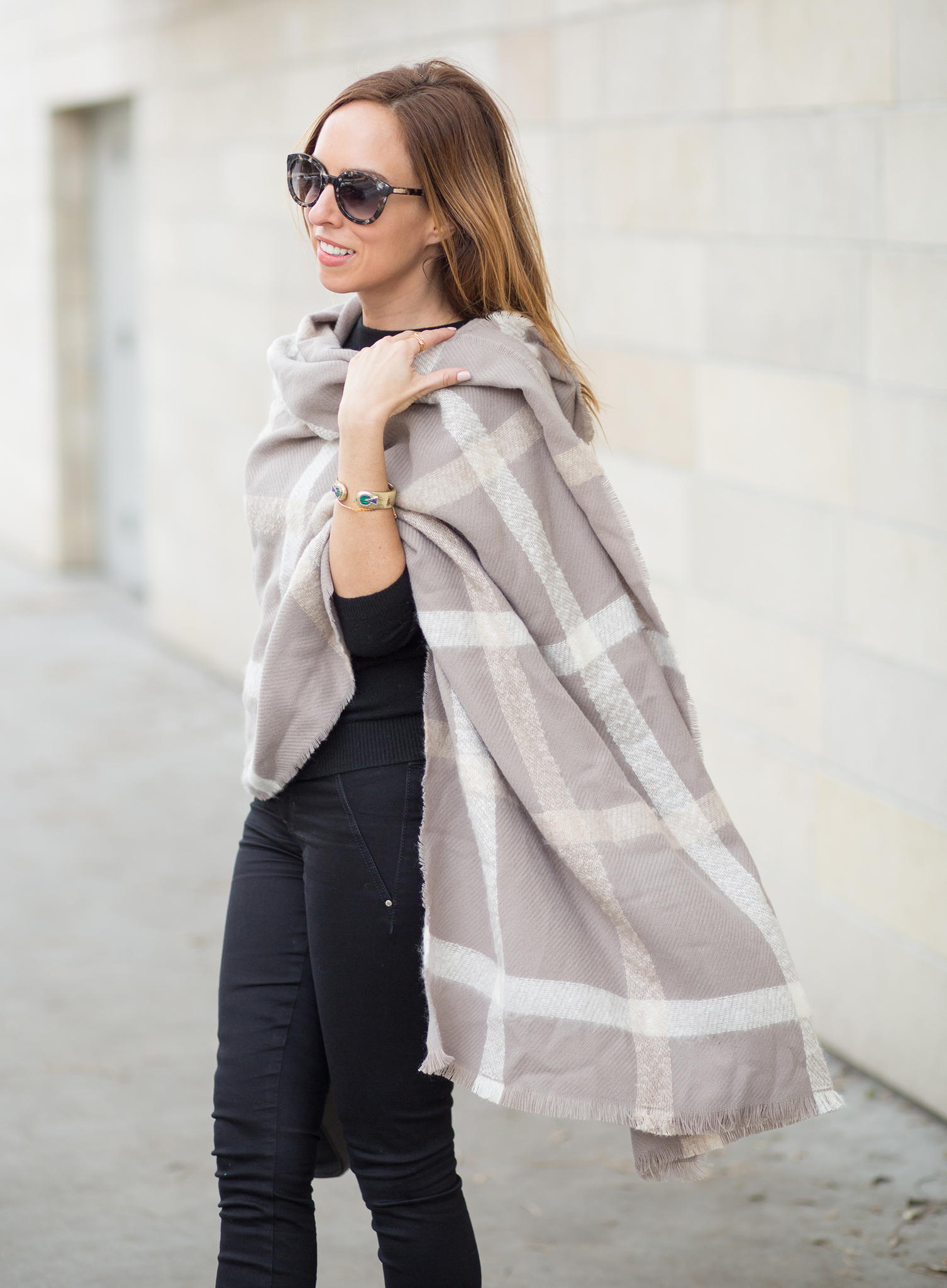 Large Plaid Blanket Scarf for Cozy Layering Large Plaid Blanket Scarf for Cozy Layering — Scarf Outfits