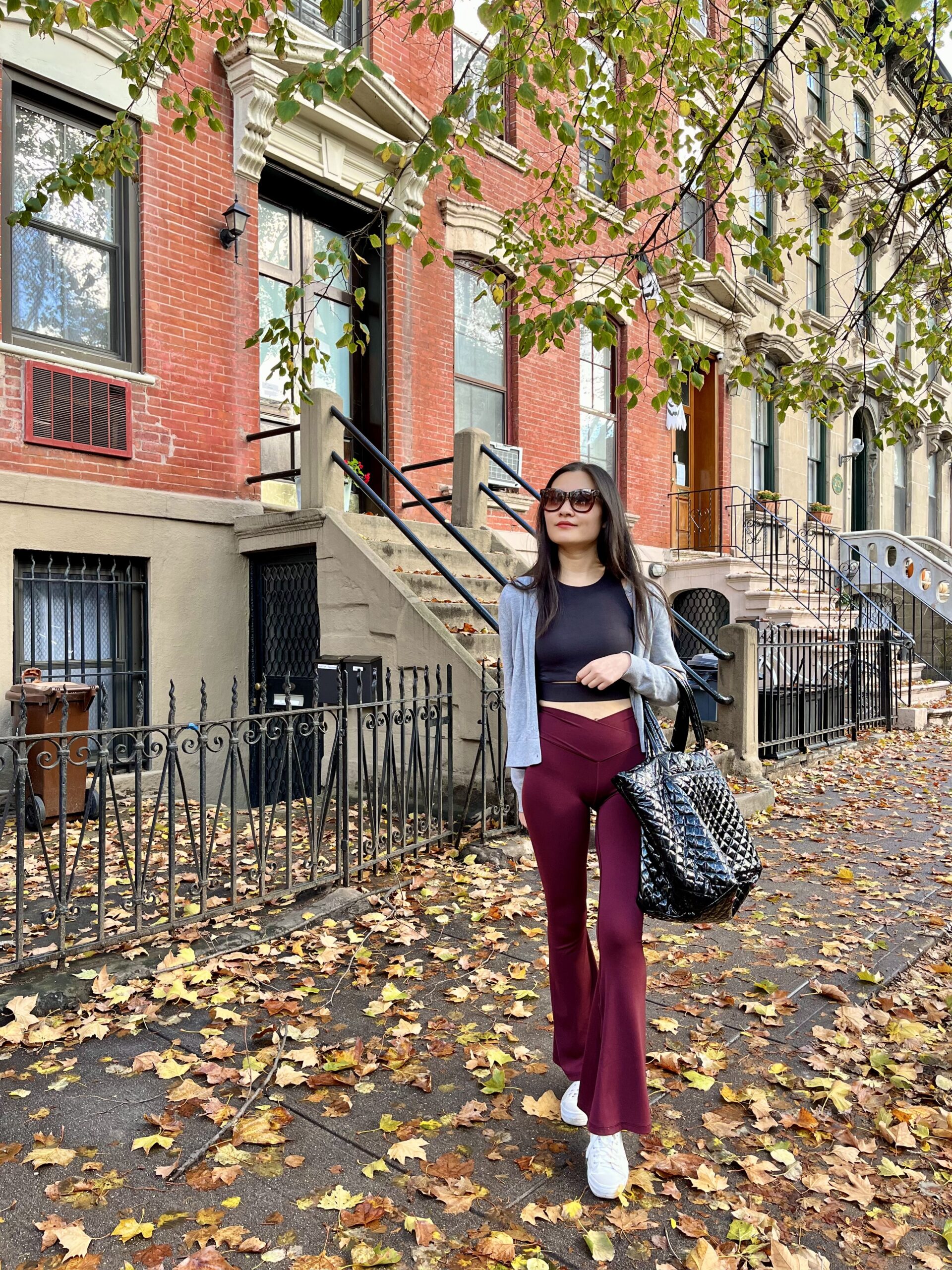 Athleisure Mix: Burgundy Flare Leggings with Cardigan and Tote Athleisure Mix: Burgundy Flare Leggings with Cardigan and Tote — Flare Leggings Outfits