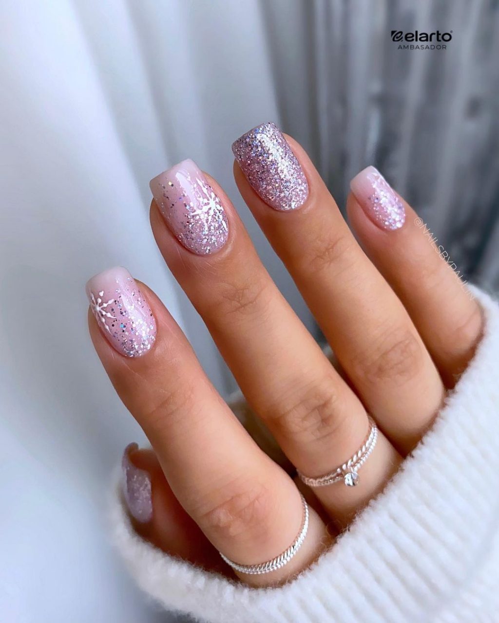 Pale Pink with Silver Glitter Snowflakes Pale Pink with Silver Glitter Snowflakes — Winter Purple Nails