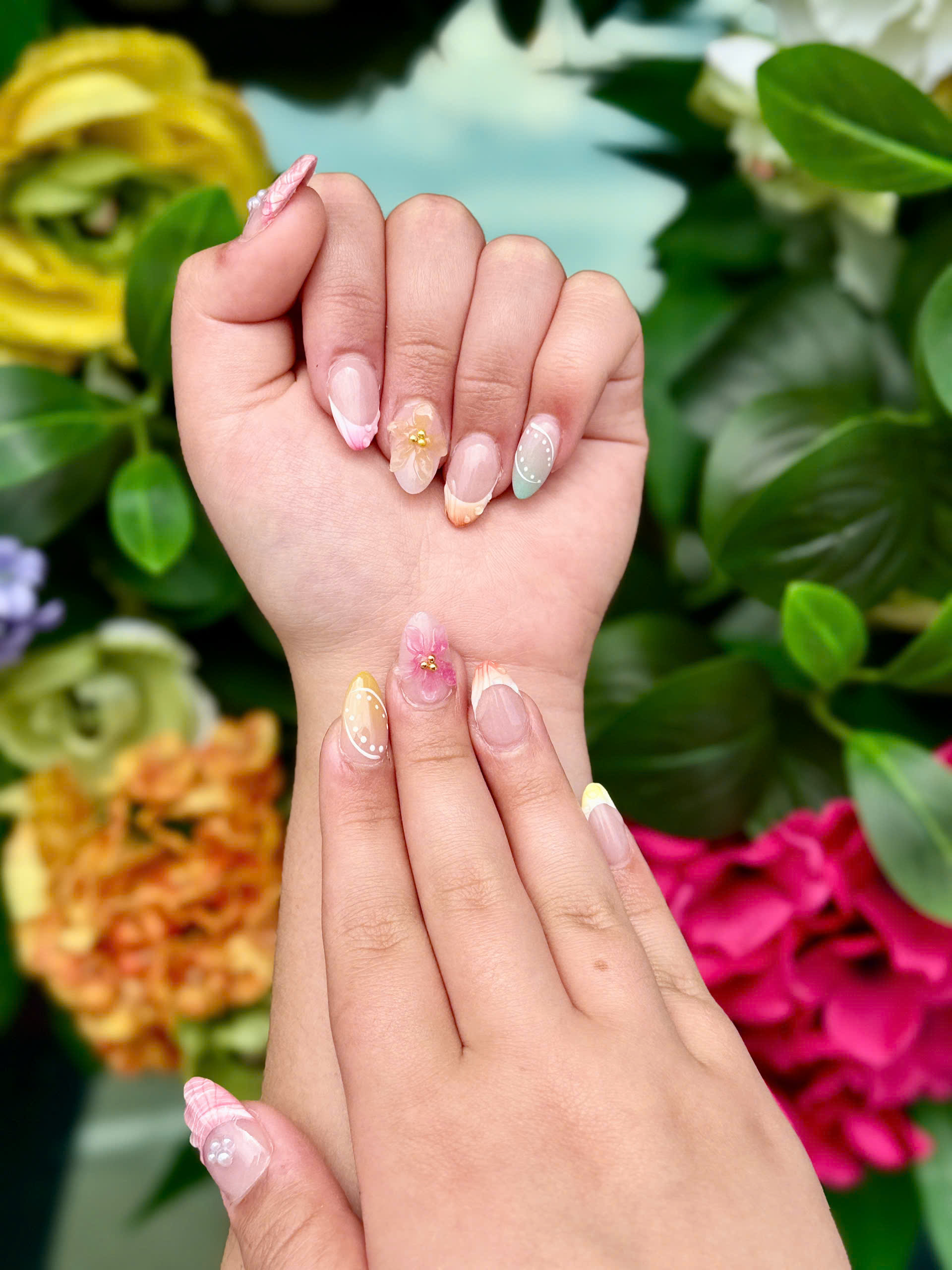 Pastel Floral Abstract Wavy Oval Nails Pastel Floral Abstract Wavy Oval Nails — Cute Nail Designs