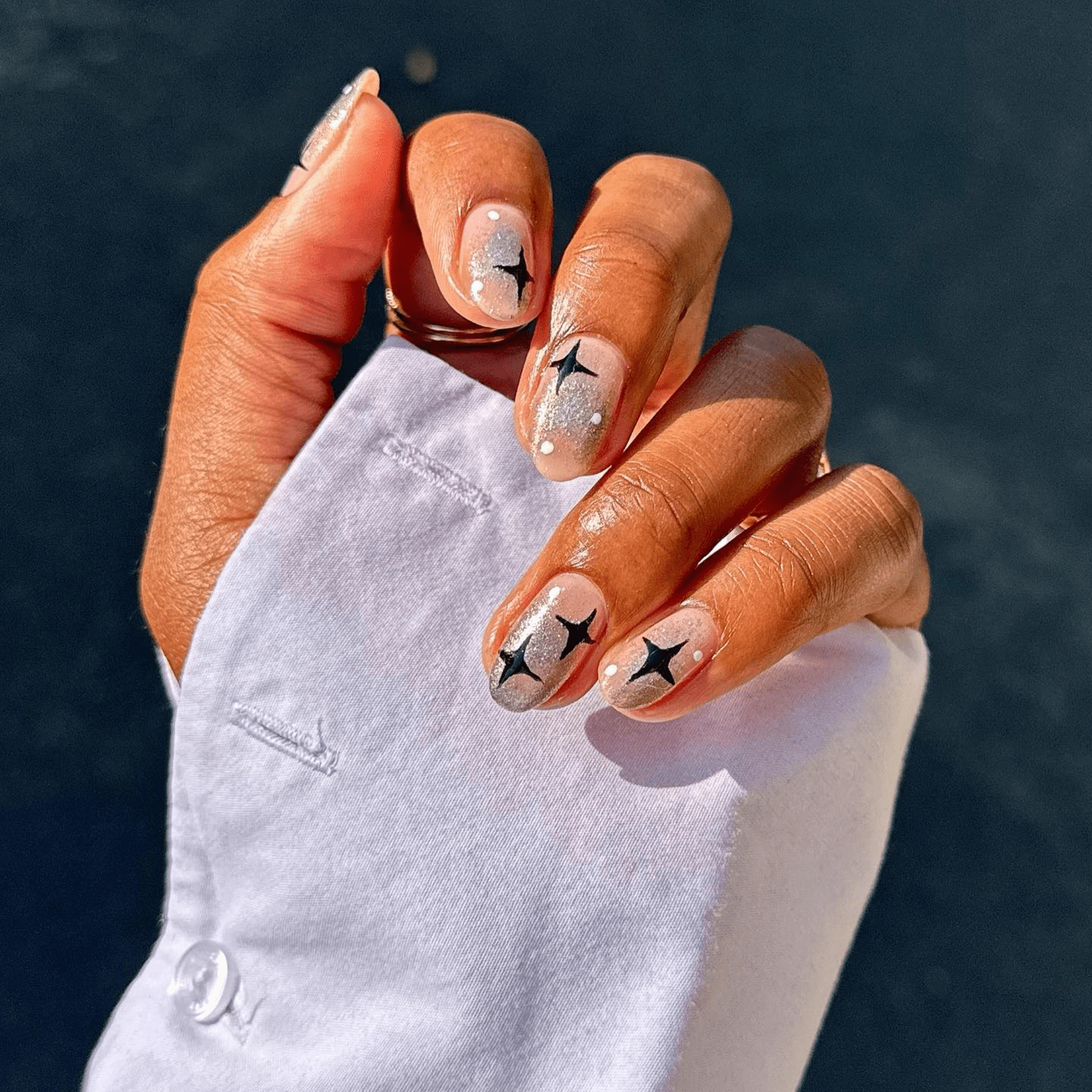 Silver Glitter Black Star Nails Silver Glitter Black Star Nails — Natural Winter Nails