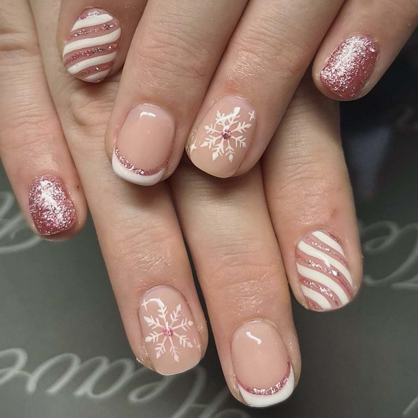 Winter Christmas Visual Idea Winter Christmas Visual Idea — Short Winter Acrylic Nails