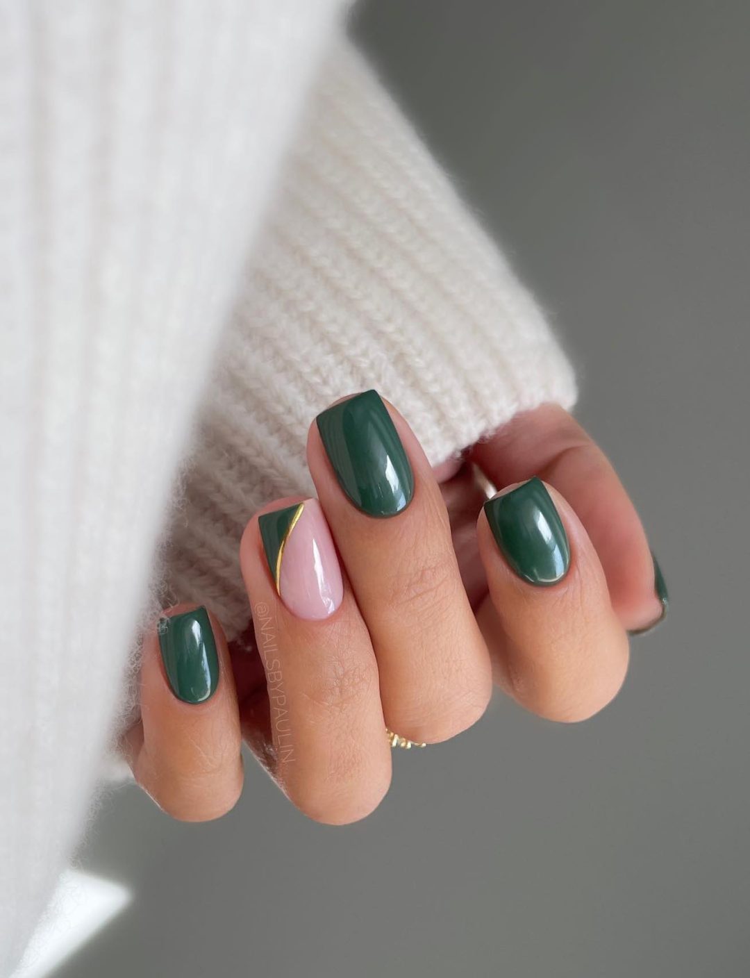 Medium Coffin Emerald Marble with Gold Foil Medium Coffin Emerald Marble with Gold Foil — Emerald Green Nails