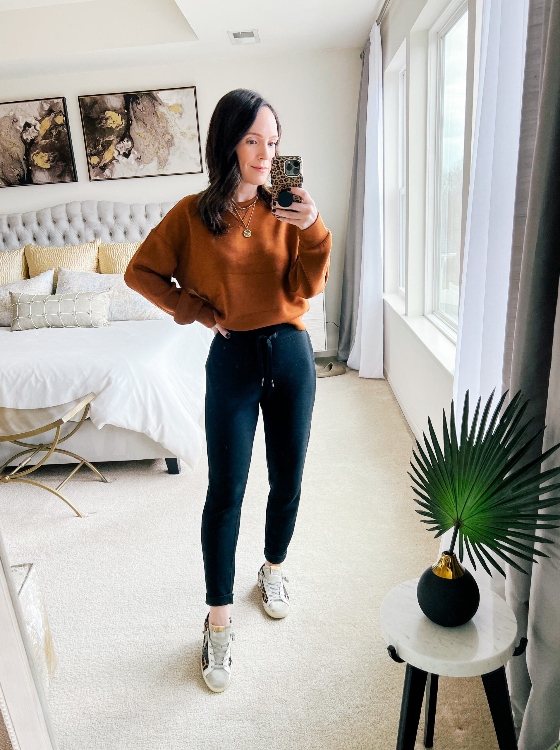 Cozy Brown Fleece Sweatshirt with Leopard Sneakers Cozy Brown Fleece Sweatshirt with Leopard Sneakers — Winter Athleisure Outfits