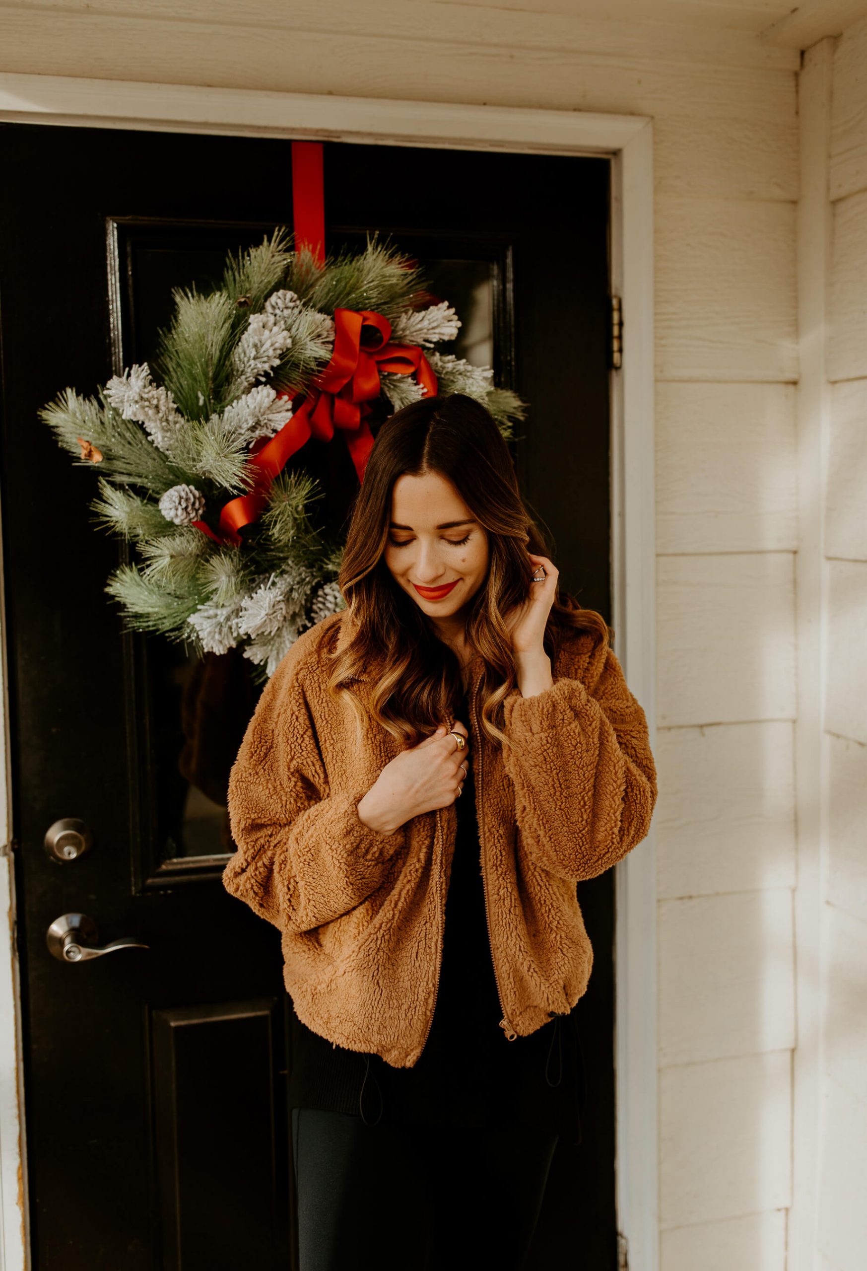 Cozy Brown Fuzzy Jacket for Casual Winter Days Cozy Brown Fuzzy Jacket for Casual Winter Days — Comfy Winter Outfits