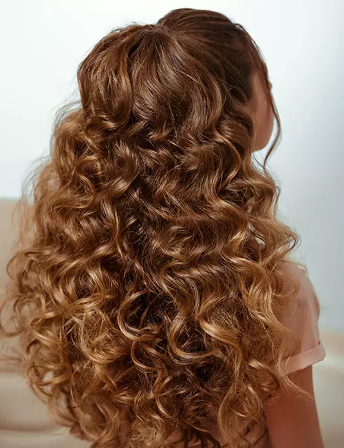 Chin-to-Shoulder Shag With Choppy Bangs Chin-to-Shoulder Shag With Choppy Bangs — Winter Hairstyles for Thick Hair