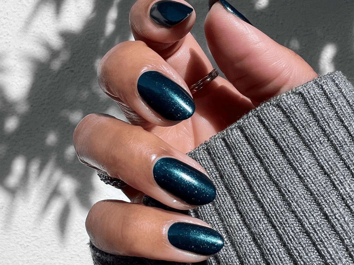 Shimmering Deep Teal Shimmer Shimmering Deep Teal Shimmer — Winter Nails