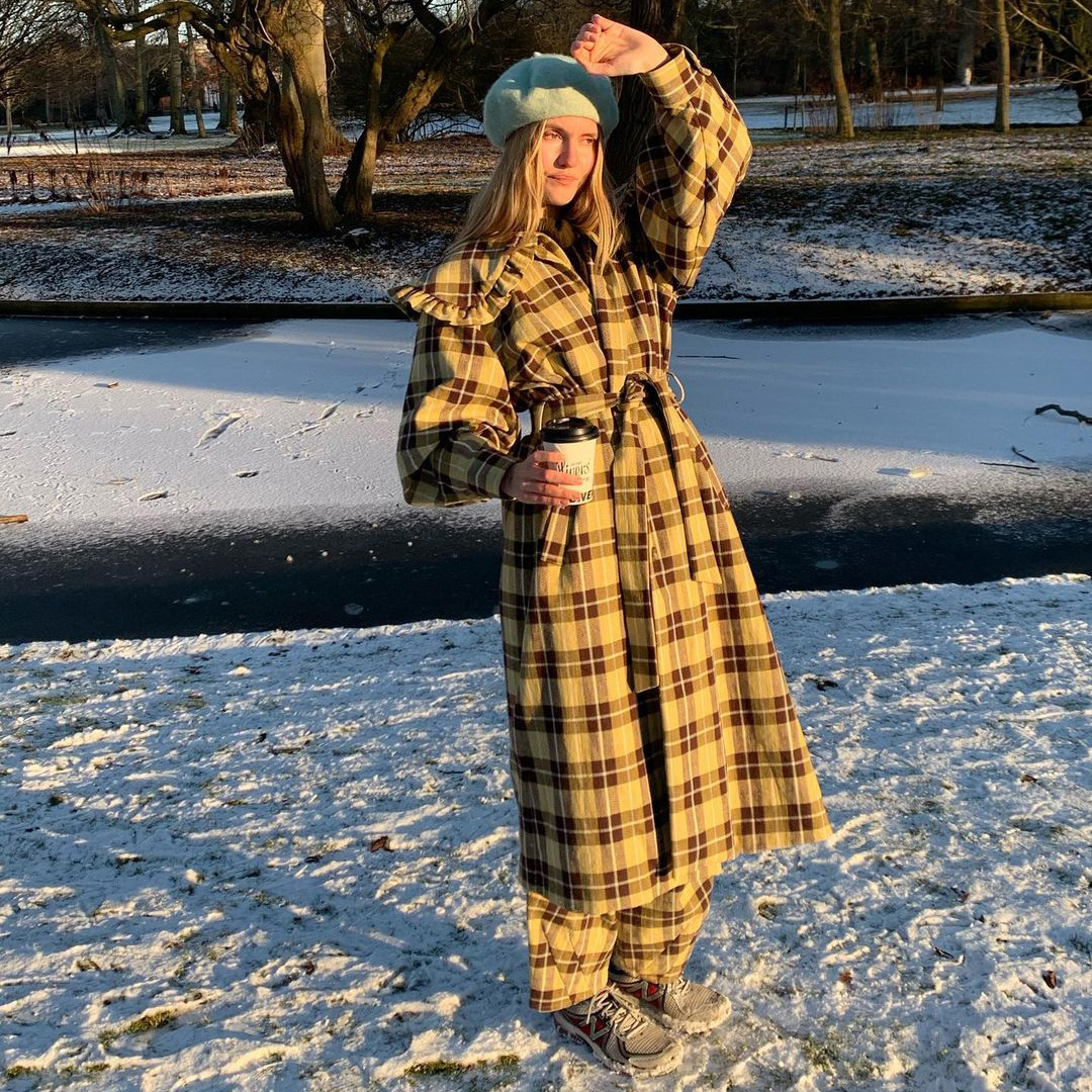 Matching Plaid Trench Coat and Trousers for a Polished Brunch Matching Plaid Trench Coat and Trousers for a Polished Brunch — Winter Brunch Outfits
