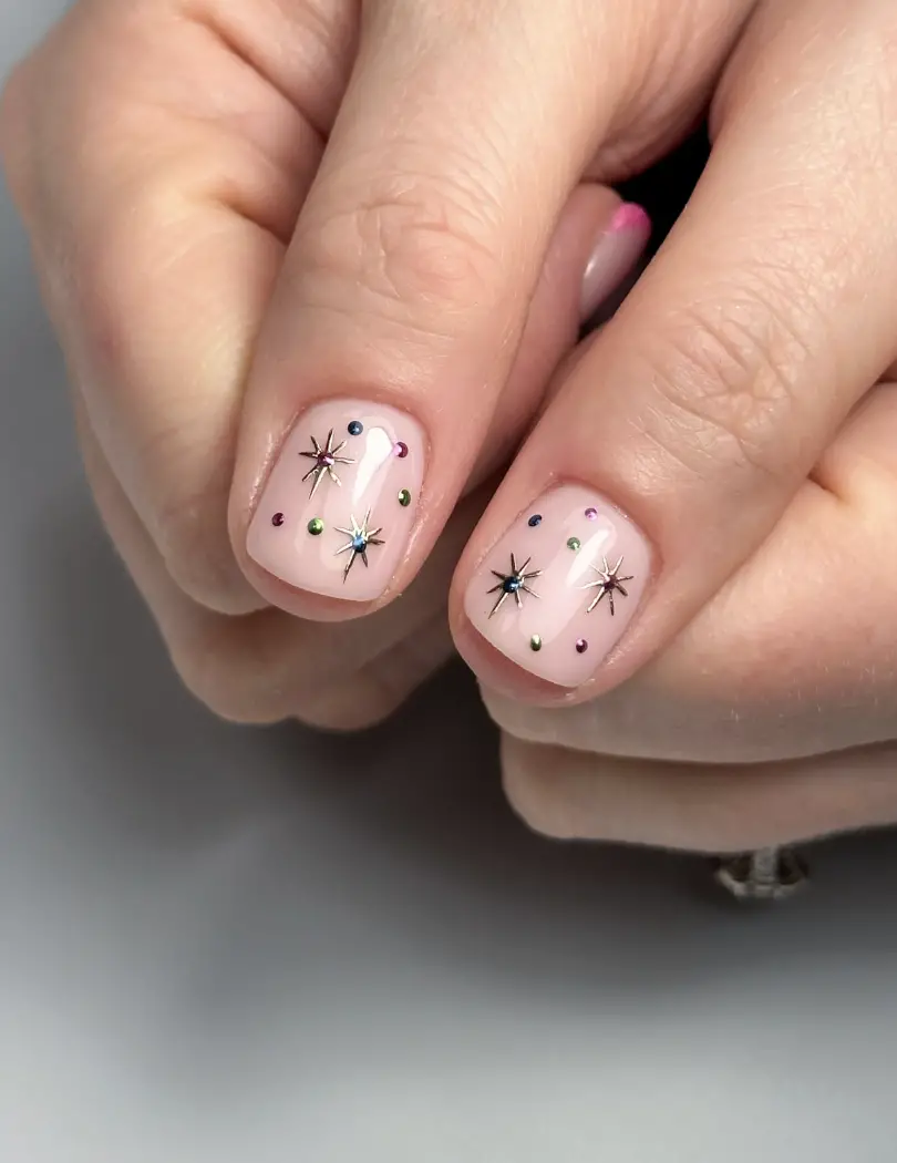 Neutral Visual Idea Neutral Visual Idea — Short Winter Acrylic Nails