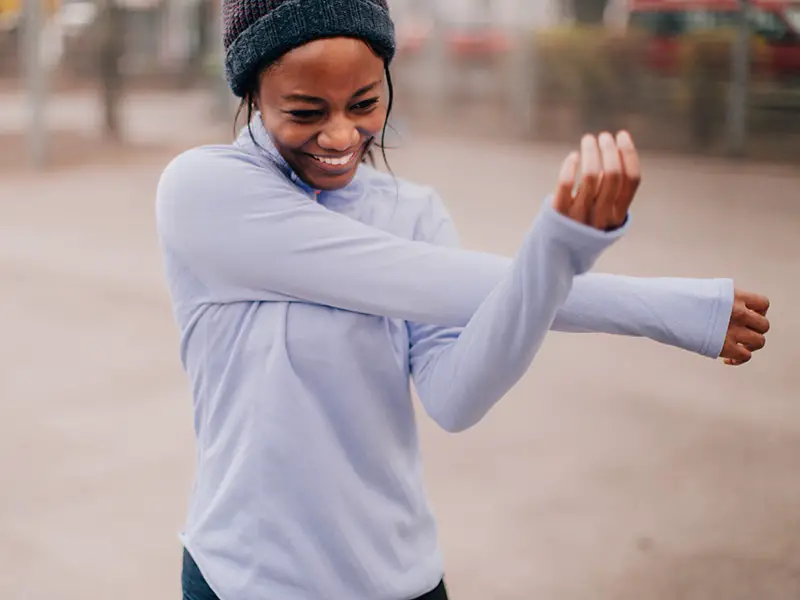 Dark Green Puffer Coat for Winter Outdoor Activities — Winter Workout Outfits