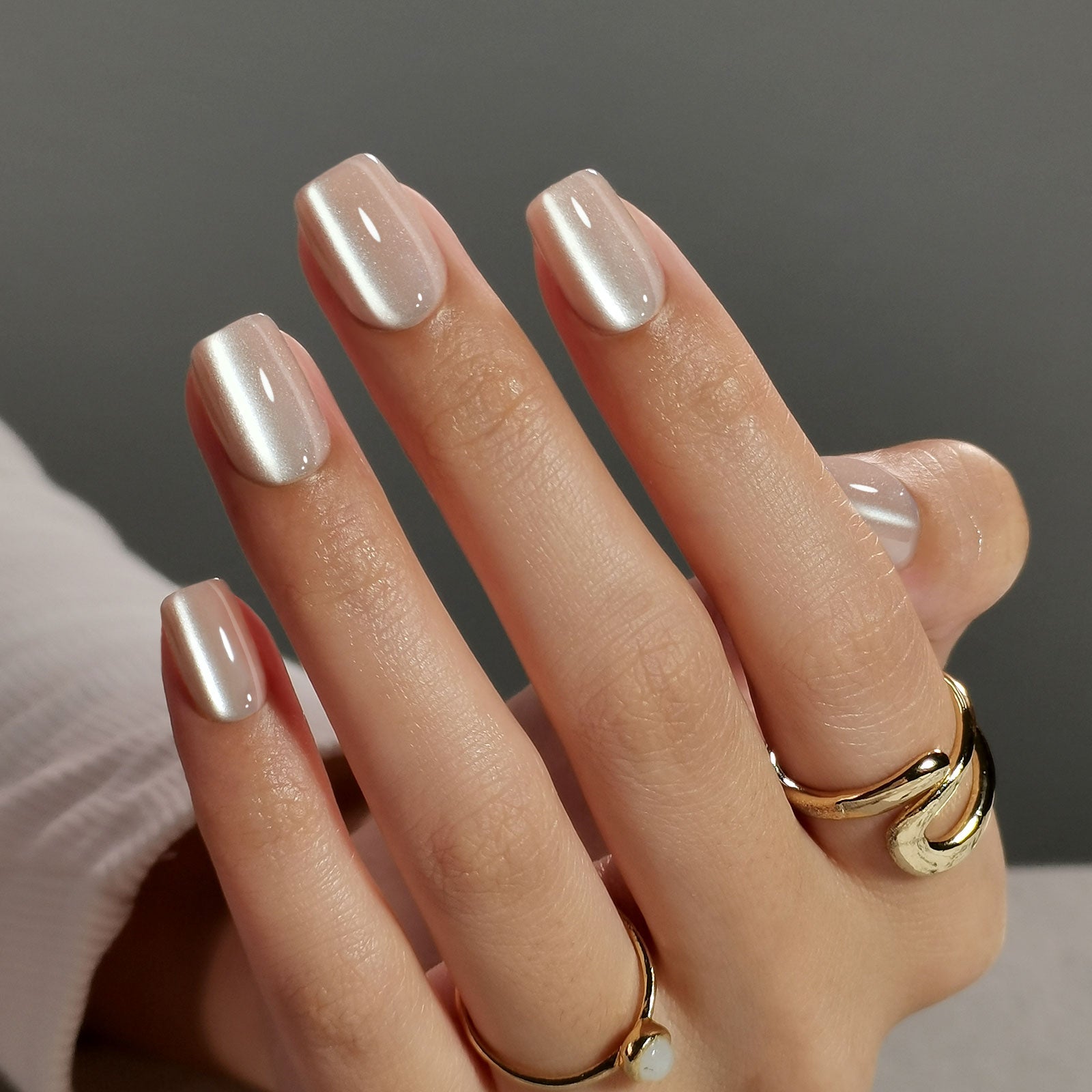Pearlescent Beige Cat Eye Nails Pearlescent Beige Cat Eye Nails — Short Winter Square Nails