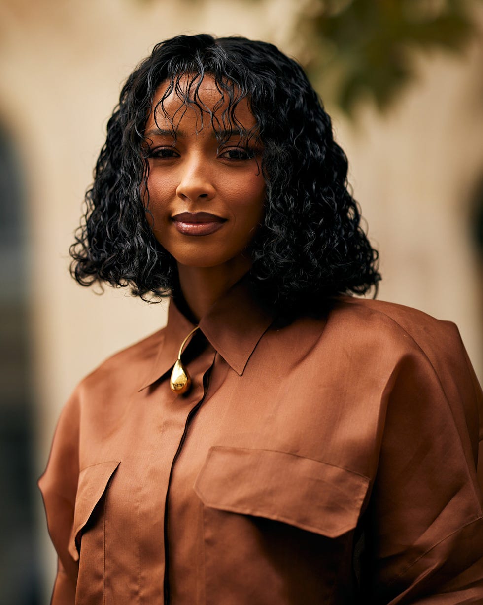 Wet Look Curly Bob — Winter Hairstyles for Thin Hair