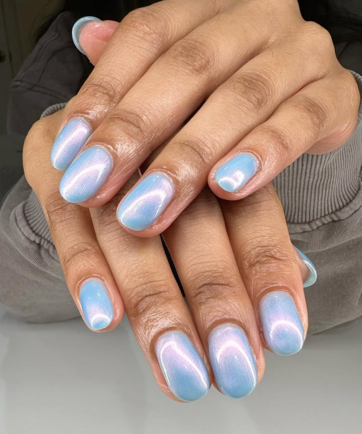 Pale Blue Iridescent Chrome Nails — Winter Gel Nails