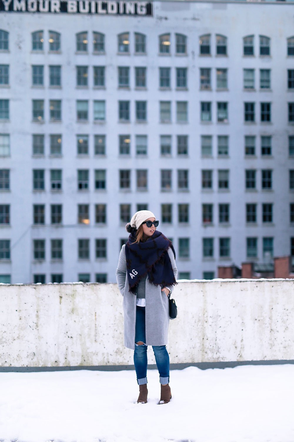 Brown Ankle Boots with Ripped Jeans and Long Cardigan — Winter Boots Outfits