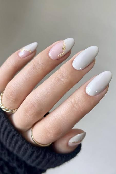 Gold Foil Accent Glossy Almond Nails Gold Foil Accent Glossy Almond Nails — Winter White Nails