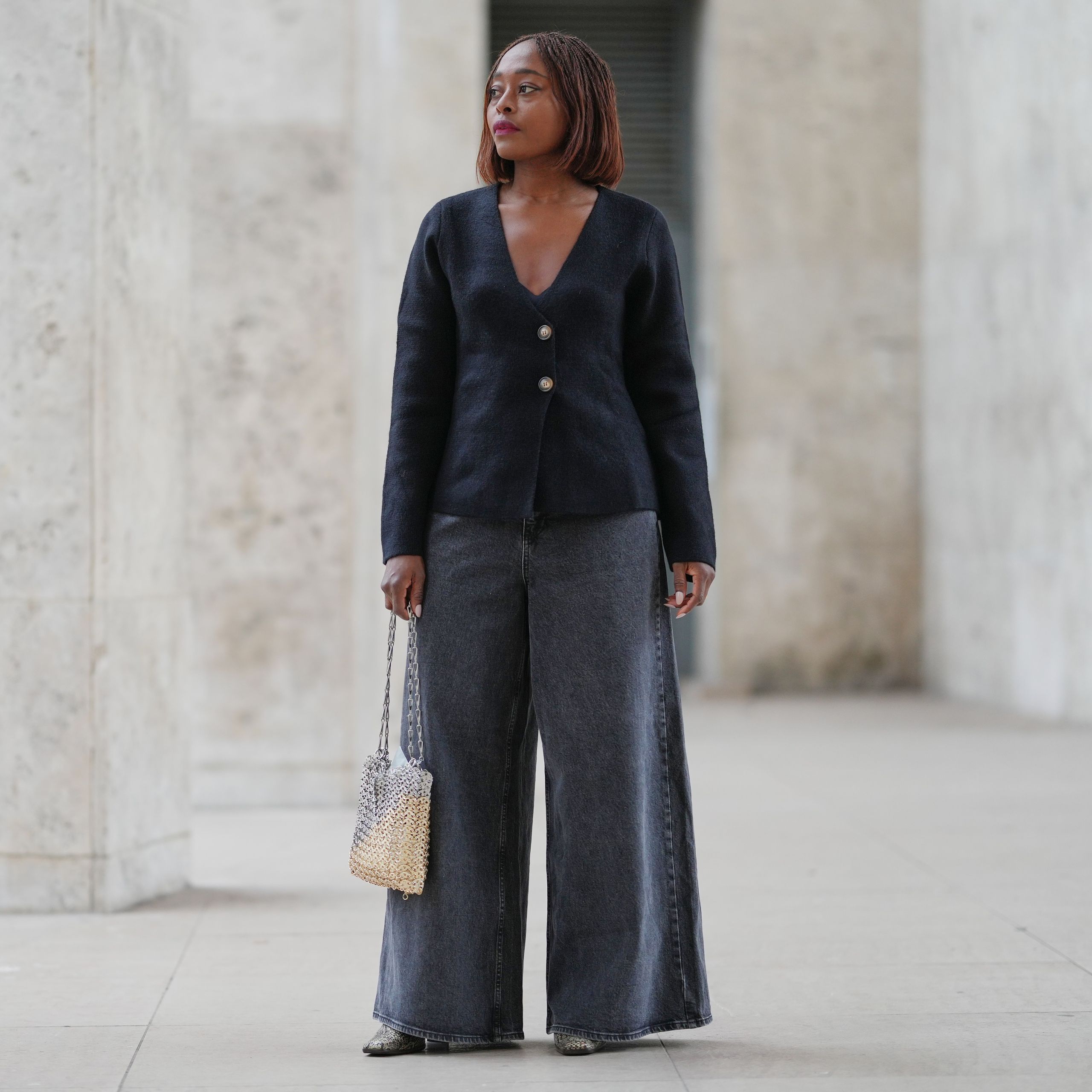 Dark Grey Jeans with Knit Cardigan and Metallic Clutch Dark Grey Jeans with Knit Cardigan and Metallic Clutch — Winter Outfits with Wide Leg Jeans