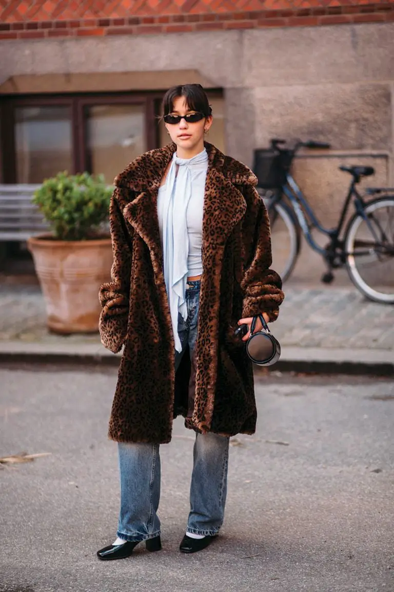 Statement Leopard Print Faux Fur Coat with Blue Denim Statement Leopard Print Faux Fur Coat with Blue Denim — Brown Coat Outfits