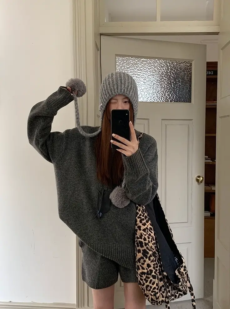 Dark Grey Oversized Knit Sweater and Shorts with Pom-Pom Beanie Dark Grey Oversized Knit Sweater and Shorts with Pom-Pom Beanie — Knit Set Outfits