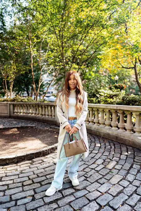 Casual Comfort: Oversized Camel Coat with Denim Casual Comfort: Oversized Camel Coat with Denim — Camel Coat Outfits