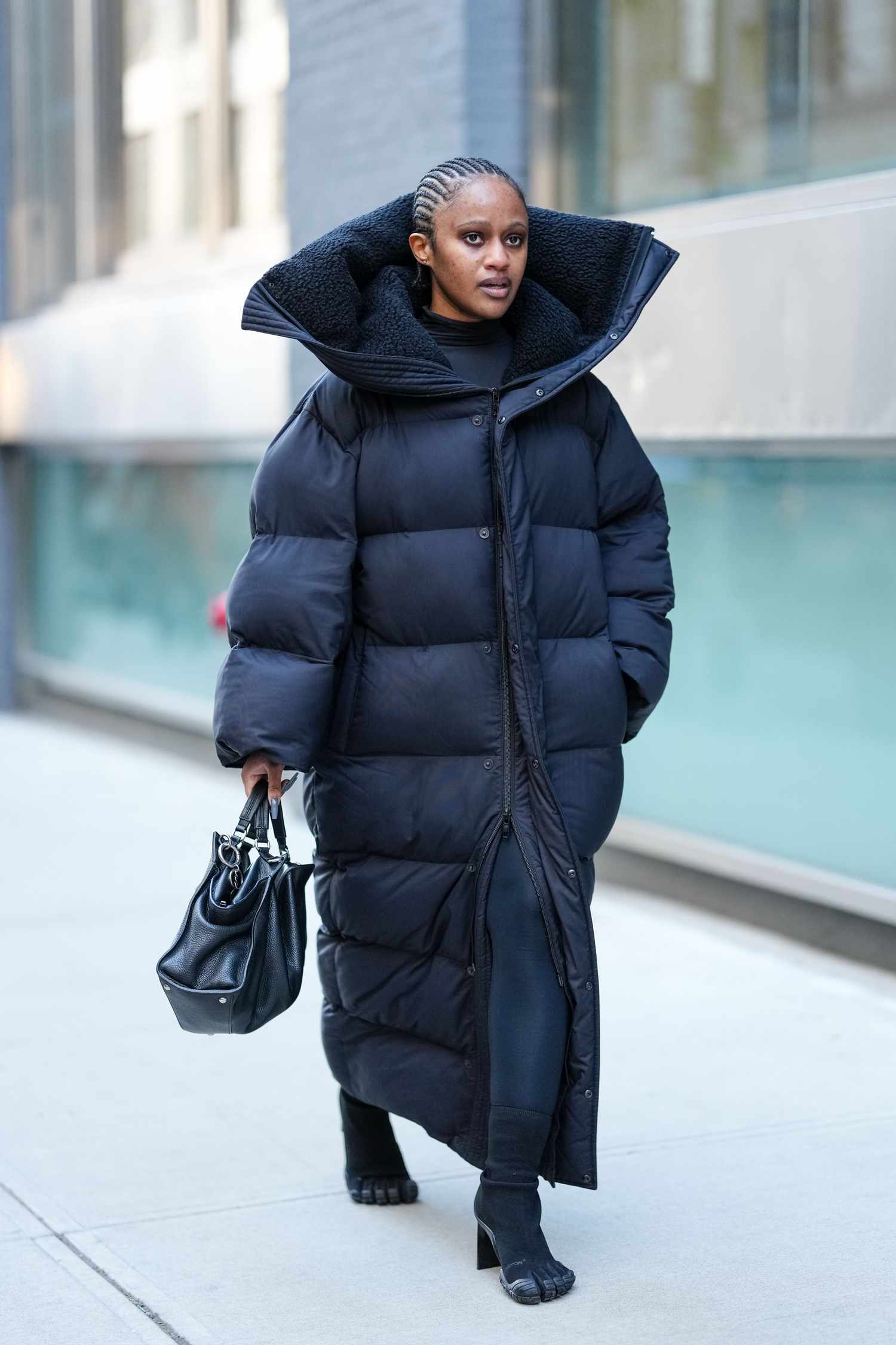 Maxi-Length Black Puffer Coat with Fleece Collar Maxi-Length Black Puffer Coat with Fleece Collar — Parka Outfits