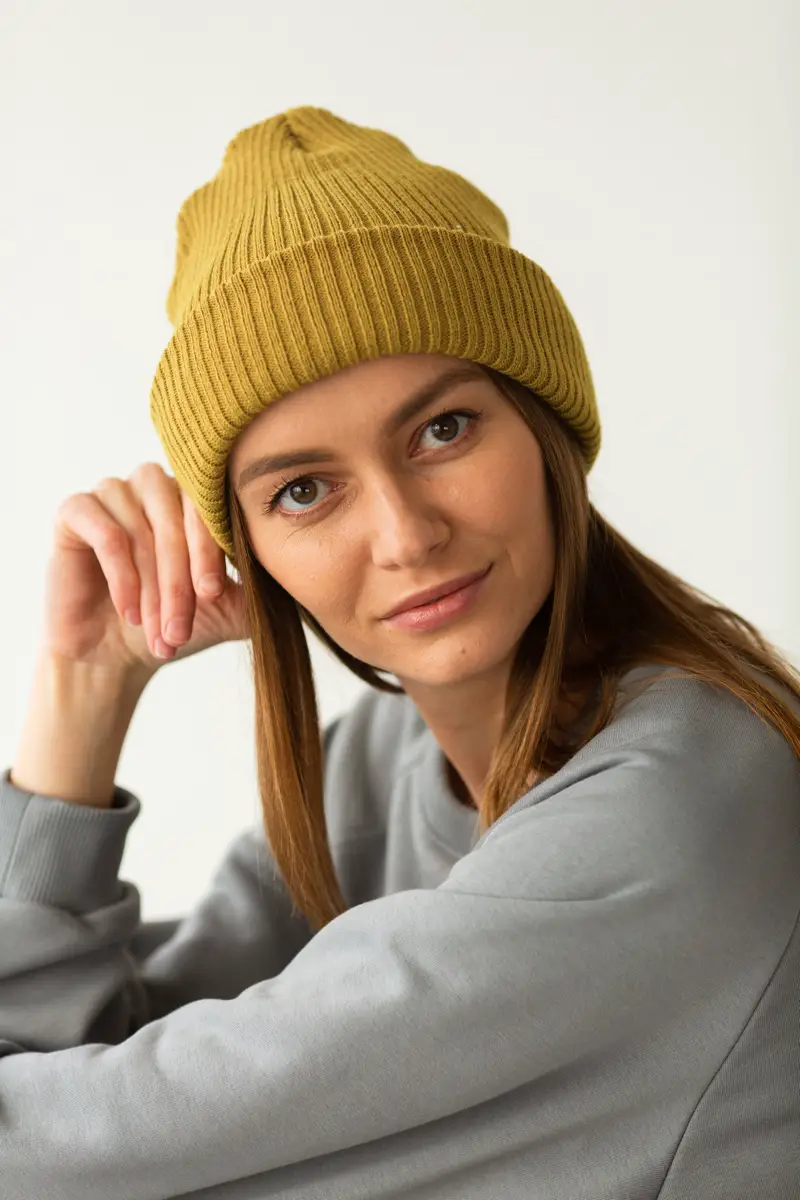 Bright Yellow Beanie with a Casual Grey Sweatshirt Bright Yellow Beanie with a Casual Grey Sweatshirt — Beanie Outfits