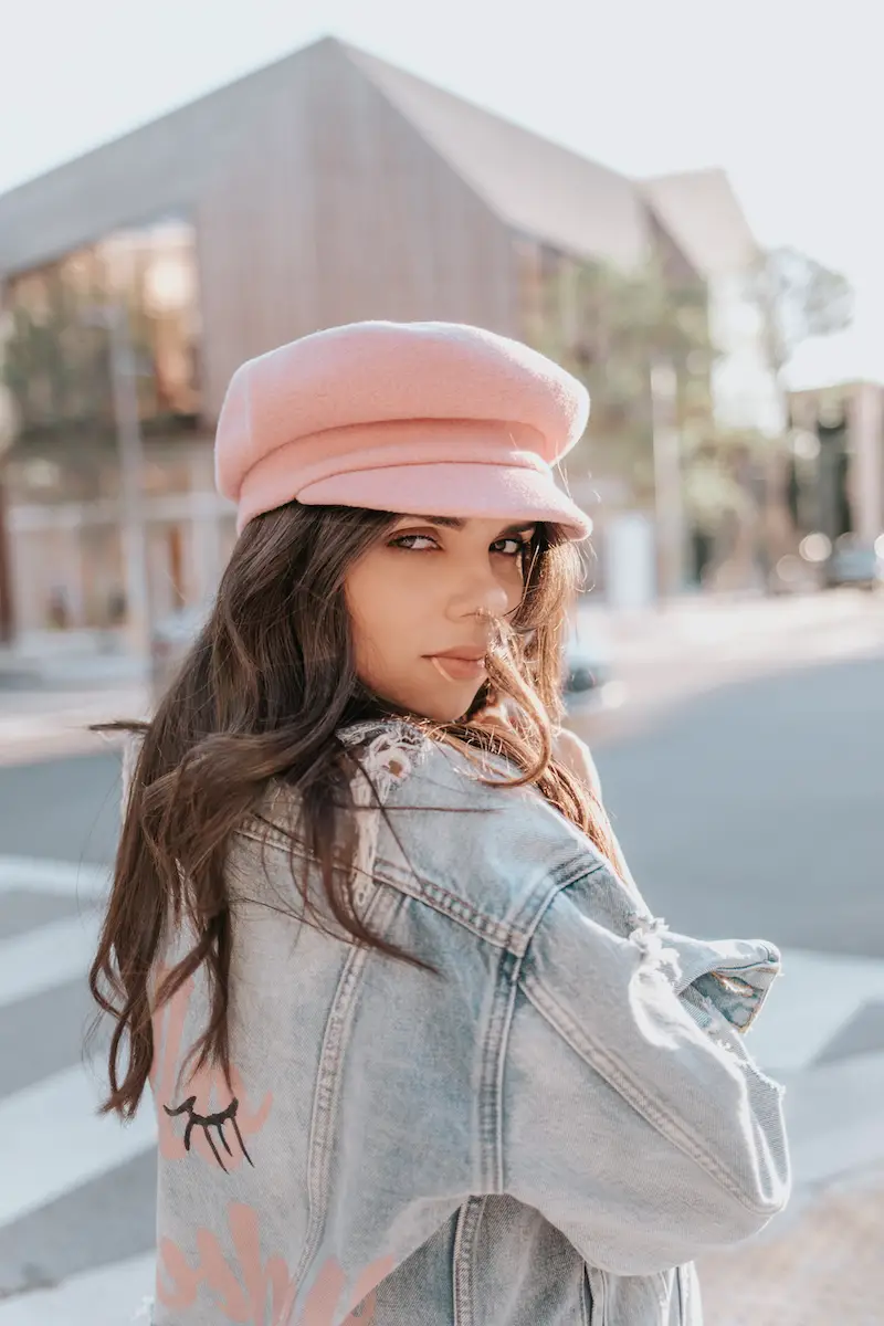 Pink Baker Boy Hat with Oversized Denim Jacket — Beret Outfits